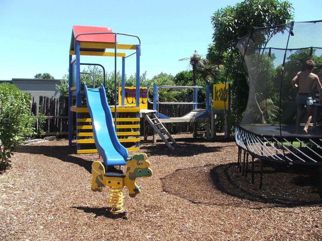 New Plymouth Top 10 Holiday Park Экстерьер фото