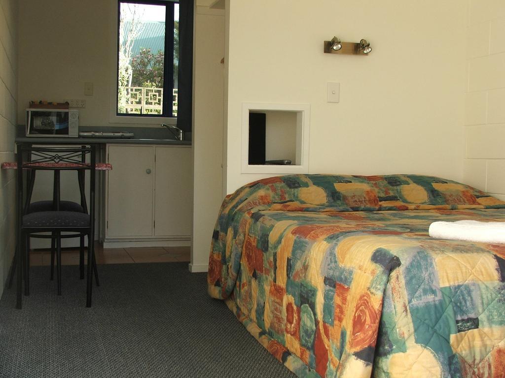 New Plymouth Top 10 Holiday Park Номер фото