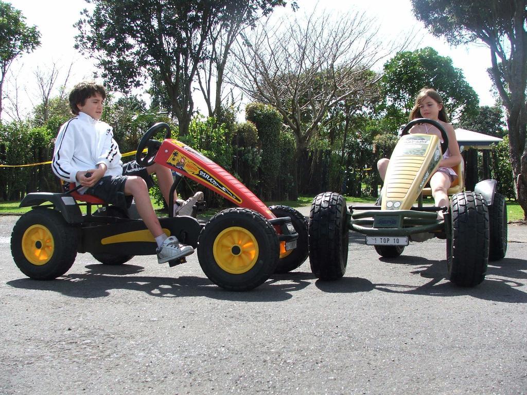 New Plymouth Top 10 Holiday Park Экстерьер фото