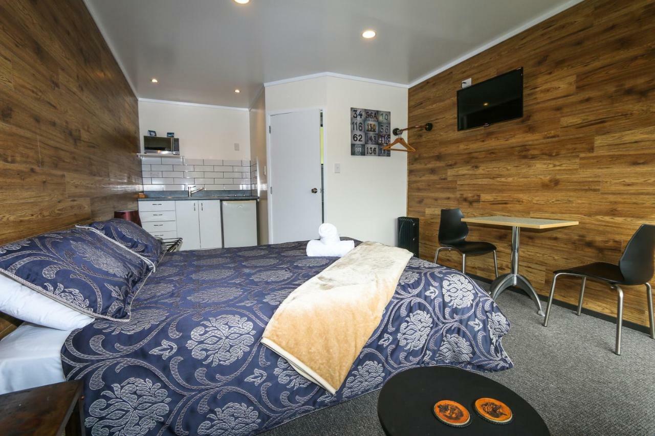 New Plymouth Top 10 Holiday Park Экстерьер фото